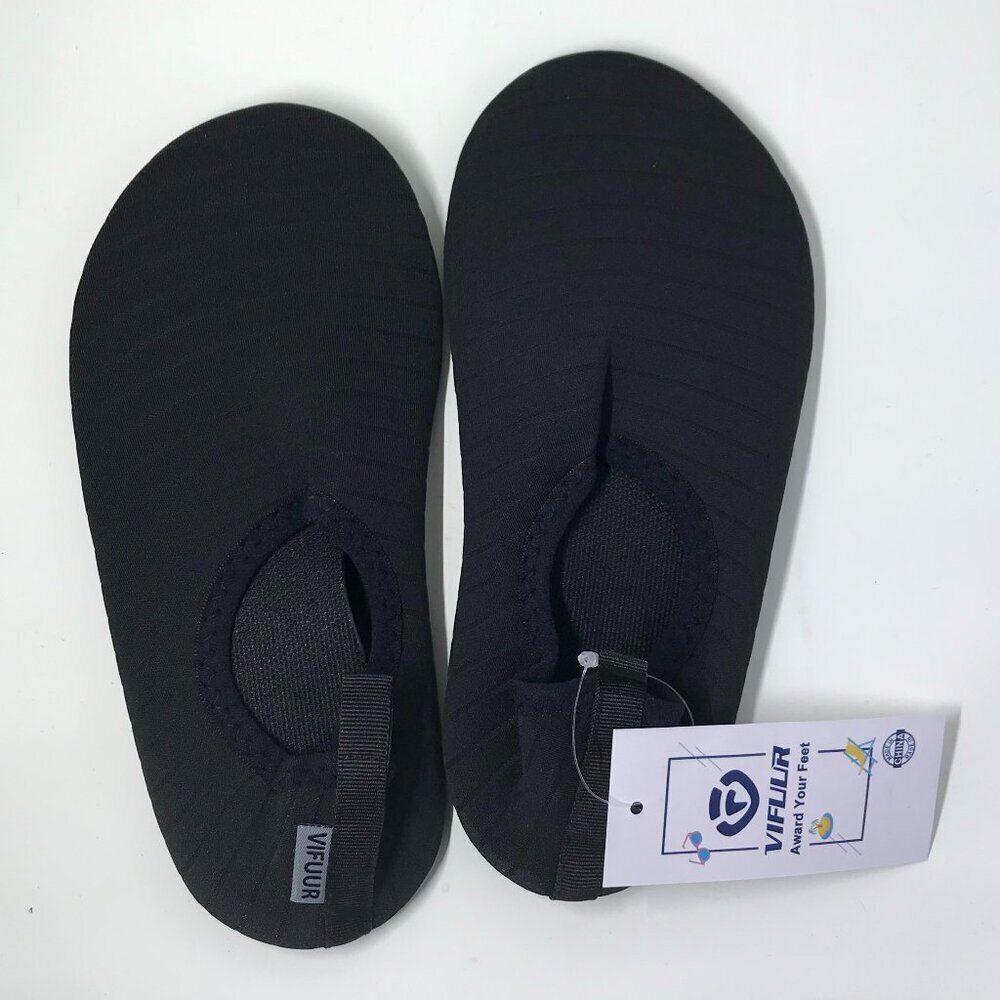 NEW in package VIFUUR water or beach shoes  Size 34/35 (4-5 Women's) Black